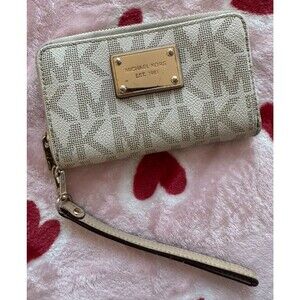 Michael Kors Jet Set Travel Continental Wristlet in Vanilla Signature Logo